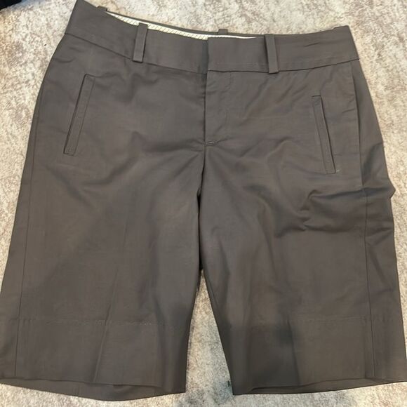 BANANA REPUBLIC Womens 4 Martin Fit Dark Gray 10" Flat Front Shorts - Picture 3 of 7